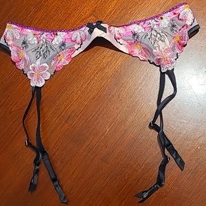 Victoria's Secret Embroidered Garter Belt with Rhinestones - NEW